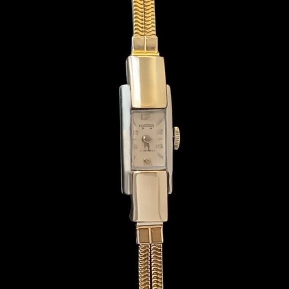 Tiny Hilton Swiss Ladies Unique Vintage Mechanical Watch - Picture 1 of 8